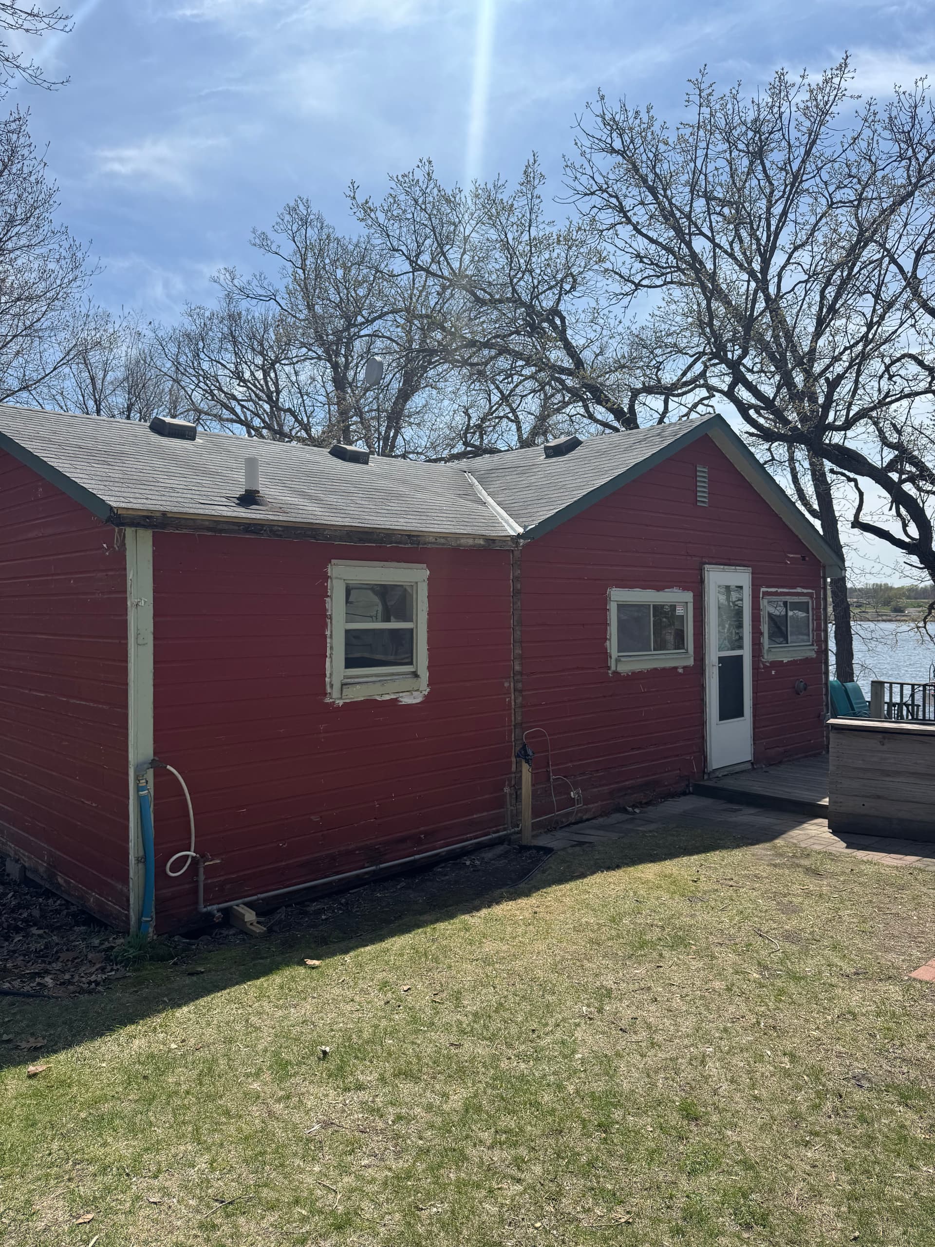 Gallery photos for Complete Cabin Makeover with Sleek Gray Vinyl in Lakefront Location: Image #1